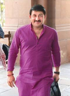 Bhojpuri Highest Paid Actors: कमाई के मामले में बॉलीवुड एक्टर्स को कड़ी टक्कर देते हैं भोजपुरी के ये सितारे, एक फिल्म के लिए वसूलते हैं इतनी मोटी फीस