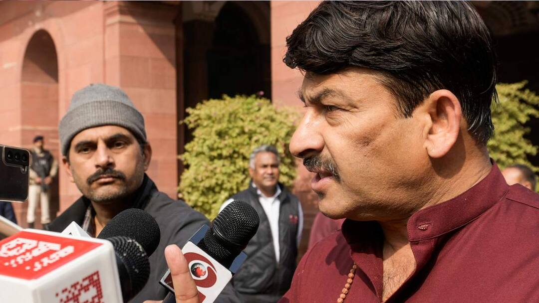 Manoj Tiwari का दिल्ली के CM अरविंद केजरीवाल पर बड़ा बयान, 'पहली बार है जब...' Manoj Tiwari big statement on Delhi CM said first time Arvind Kejriwal is running away without answering Manoj Tiwari का दिल्ली के CM अरविंद केजरीवाल पर बड़ा बयान, 'पहली बार है जब...'