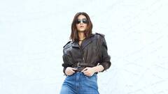 Kriti Sanon Photoshoot: कॅमेऱ्यात कैद झाला कृती सेननचा सिजलिंग लूक, पाहा फोटो!