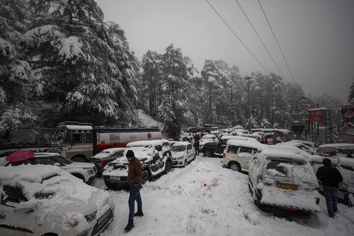 पहलगाम में बीता रात न्यूनतम तापमान शून्य से 11 डिग्री सेल्सियस नीचे दर्ज किया गया. उत्तरी कश्मीर के गुलमर्ग में तापमान पिछली रात शून्य से 10.5 डिग्री सेल्सियस नीचे रहा जो इससे पहली रात शून्य से 10 डिग्री सेल्सियस नीचे था.(फाइल फोटो)