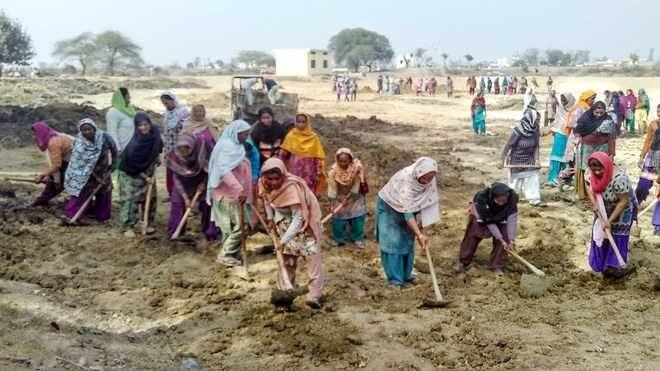 AAP MP Sanjeev Arora raises the issue of the centre's disparity with Punjab's labourers in the parliament MGNREGA wage: ਪੰਜਾਬੀਆਂ ਨਾਲ ਹੋ ਰਿਹਾ ਧੱਕਾ, ਮਨਰੇਗਾ 'ਚ ਕਿਵੇਂ ਹੋ ਰਿਹਾ ਭੇਦਭਾਵ ! AAP ਦੇ MP ਨੇ ਚੁੱਕਿਆ ਰਾਜ ਸਭਾ 'ਚ ਮੁੱਦਾ 