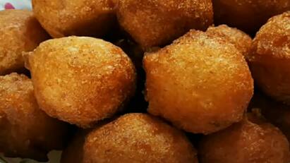 tasty banana bonda procedure vazhaippazha bonda Banana Bonda: தித்திப்பான வாழைப்பழ போண்டா! சூப்பர் சுவையில் அசத்தலாக செய்வது இப்படித்தான்!
