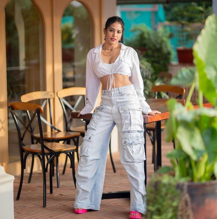 దక్షా నగార్కర్ లేటెస్ట్ ఫోటోలు (Image Courtesy: dakshanagarkar / Instagram)