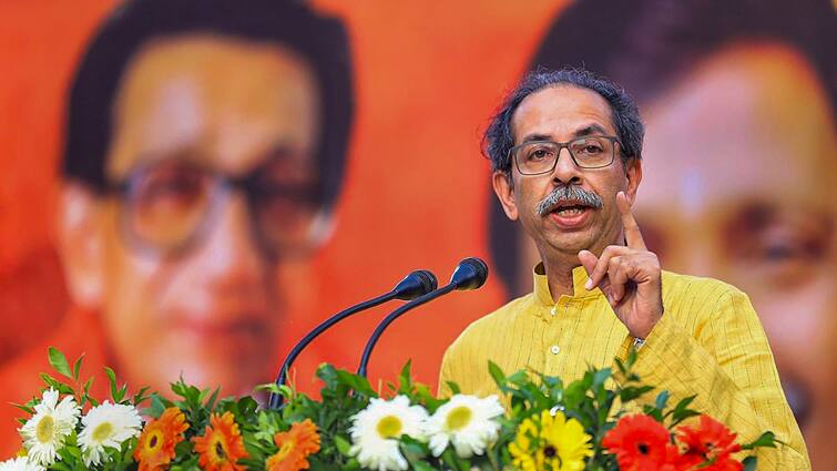 Uddhav Thackeray Attack on BJP Govrnment shiv sena thackeray group party entry maharashtra political crisis latest update Uddhav Thackeray : 'भगवं वादळ' दिल्लीच्या तक्तावर आदळणार, महाराष्ट्रचं देशाची दिशा ठरवणार; उद्धव ठाकरेंची 'सिंहगर्जना'