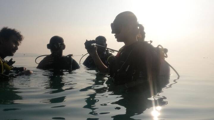 সোশ্যাল মিডিয়ায় আজ একগুচ্ছ ছবি পোস্ট করে নিয়েছেন অভিনেত্রী-সাংসদ মিমি। সেই ছবি কিছু তাঁর নিজের, কিছু আবার এক্কেবারে সমুদ্রের তলার।