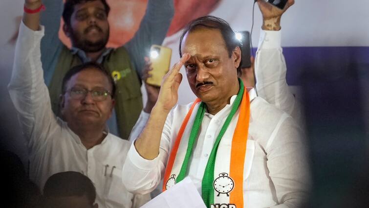 असली NCP की लड़ाई जीतने के बाद अजित पवार की पहली प्रतिक्रिया, जानें क्या कहा? NCP Party Symbol Name Row Ajit Pawar first reaction असली NCP की लड़ाई जीतने के बाद अजित पवार की पहली प्रतिक्रिया, जानें क्या कहा?