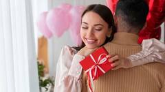 Valentine's Day Gift: 500 રૂપિયાની અંદર આવે છે આ શાનદાર ગિફ્ટ, ખુશ થઇ જશે ગર્લફ્રેેન્ડ