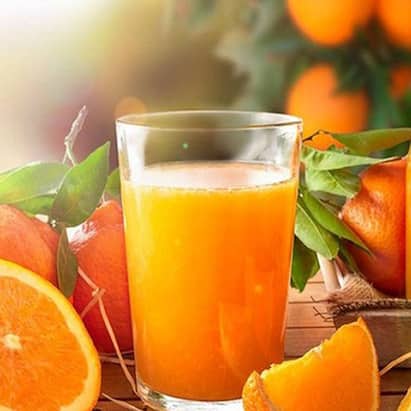 Oranges-ਪੇਟ ਚ ਦਰਦ ਕਈ ਕਾਰਨਾਂ ਨਾਲ ਹੋ ਸਕਦਾ ਹੈ ਪਰ ਜੇਕਰ ਤੁਹਾਨੂੰ ਅਚਾਨਕ ਇਸ ਸਮੱਸਿਆ ਦਾ ਸਾਹਮਣਾ ਕਰਨਾ ਪੈਂਦਾ ਹੈ ਤਾਂ ਸੰਤਰੇ ਨੂੰ ਖਾਣਾ ਤੁਰੰਤ ਬੰਦ ਕਰ ਦਿਓ ਕਿਉਂਕਿ ਸੰਤਰੇ ਚ ਮੌਜੂਦ ਐਸਿਡ ਇਸ ਸਮੱਸਿਆ ਨੂੰ ਹੋਰ ਵਧਾ ਦਿੰਦੇ ਹਨ।