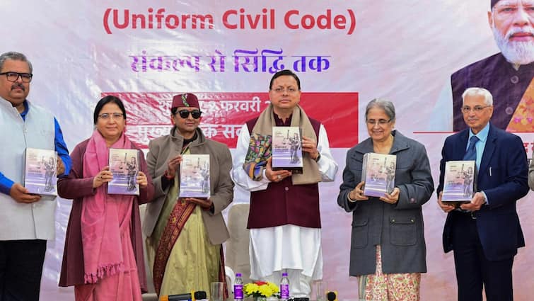Uttarakhand registration for live in relationship mandatory in Uniform Civil Code Bill Uttarakhand UCC Bill: उत्तराखंड में लिव-इन रिलेशन नहीं आसान! UCC के प्रावधान नहीं माने तो होगी जेल, जानें पूरा नियम