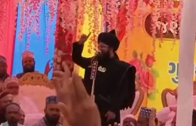 Crime: મૌલાના સલમાન અઝહરી વિરૂદ્ધ વધુ એક ફરિયાદ, 30મી જાન્યુ.એ કચ્છમાં પણ આપ્યુ હતુ ભડકાઉ ભાષણ Crime Updates ON Maulana news: After junagadh One more case filed against Maulana Mufti Salman Azhari over the inflammatory speech in Kutch Crime: મૌલાના સલમાન અઝહરી વિરૂદ્ધ વધુ એક ફરિયાદ, 30મી જાન્યુ.એ કચ્છમાં પણ આપ્યુ હતુ ભડકાઉ ભાષણ