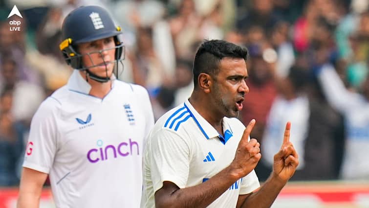 IND vs ENG R Ashwin achieves historic feat becomes Indias leading wicket taker in Tests against England R Ashwin: চন্দ্রশেখরের রেকর্ড ভেঙে ইংল্যান্ডের বিরুদ্ধে মাঠে নতুন কীর্তি অশ্বিনের