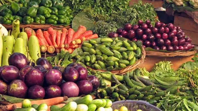 Vegetables price list february 6 2024 chennai koyambedu market Vegetable Price: சற்றும் விலை குறையாத பூண்டு.. ஏற்ற இறக்கத்தில் மற்ற காய்கறிகள்.. இன்றைய பட்டியல் இதோ!