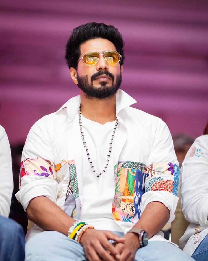 இந்நிலையில் லால் சலாம் படத்தின் கொண்டாட்டங்கள் தொடங்கியுள்ளது. தியேட்டர்களில் பேனர்கள் வைக்கப்பட்டு வருவதோடு மட்டுமல்லாமல் ஆங்காங்கே போஸ்டர்களும் ஒட்டப்பட்டு வருகிறது.