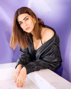 Kriti Sanon : மாடர்ன் உடையில் கலக்கும் ஆதிபுருஷ் நடிகை க்ரித்தி சனோன்!