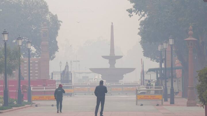 IMD Weather Update: मौसम विभाग का कहना है कि उत्तर पश्चिम और आसपास के मध्य और पूर्वी भारत में आज बारिश का दौर जारी रहने की संभावना है, जिसके बाद मौसम शुष्क बना रहेगा.