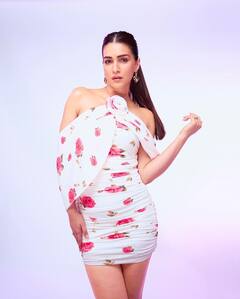 Kriti Sanon : மாடர்ன் உடையில் கலக்கும் ஆதிபுருஷ் நடிகை க்ரித்தி சனோன்!