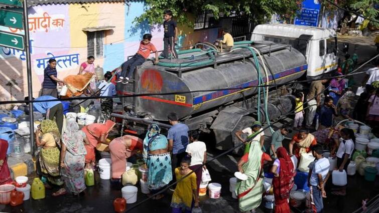 Marathwada Water Shortage Water supply to 280 villages in Marathwada by 256 tankers Chhatrapati Sambhaji Nagar Divisional Commissioner Office Information marathi news चिंता वाढली! मराठवाड्यातील 280 गावांना 256 टँकरने पाणीपुरवठा; भीषण दुष्काळाचं सावट