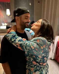 Angad Bedi Birthday: पति अंगद बेदी के बर्थडे पर रोमांटिक हुईं नेहा धूपिया, शेयर की लिप-लॉक करते हुए फोटोज