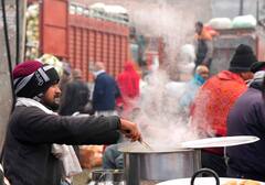 Delhi Weather Forecast: दिल्ली में अगले दो दिनों तक चलेंगी तेज हवाएं, यहां जान लें IMD का अपडेट