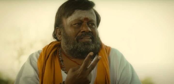 நகைச்சுவை நடிகர் செந்திலை வித்தியாசமான ரோலில் பார்பதற்கு நன்றாக உள்ளன.