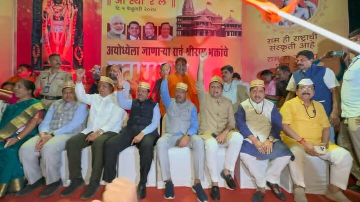 इस कार्यक्रम में विधानसभा अध्यक्ष राहुल नार्वेकर, मुंबई बीजेपी अध्यक्ष आशीष शेलार, मंत्री मंगल प्रभात लोढ़ा, विधायक प्रवीण दरेकर, उत्तर भारतीय मोर्चा के अध्यक्ष संजय पांडे, बीजेपी के राज्य महासचिव विक्रांत पाटिल और संजय उपाध्याय शामिल थे.