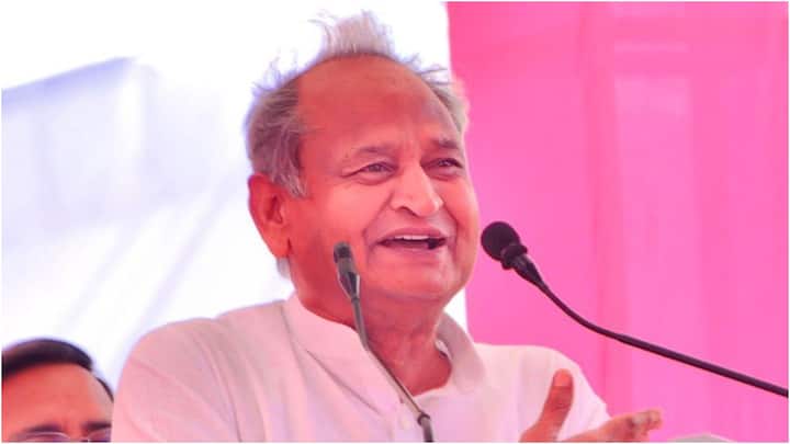 अशोक गहलोत ने कहा कि केंद्र को जनगणना नहीं करा पाने का कारण बताना चाहिए. (फाइल फोटो)