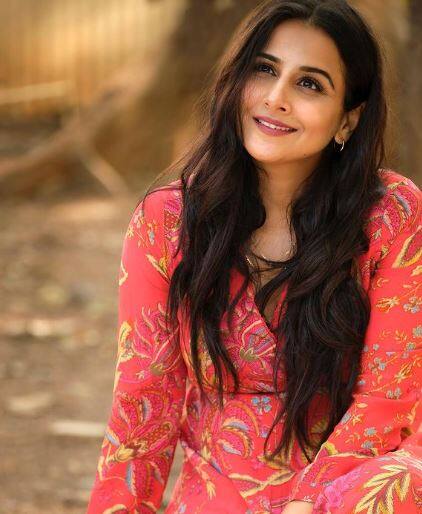 विद्या बालन का टीवी से बॉलीवुड का सफर असान नहीं रहा है. यहां तक पहुंचने में विद्या बालन ने कई बार अपने संघर्ष के बारे में बात की है. विद्या बालन ने फिल्मों और वेब सीरीज में खास जगह बना ली है लेकिन कभी कुछ लोग उन्हें मनहूस कहकर निकाल दिया करते थे.