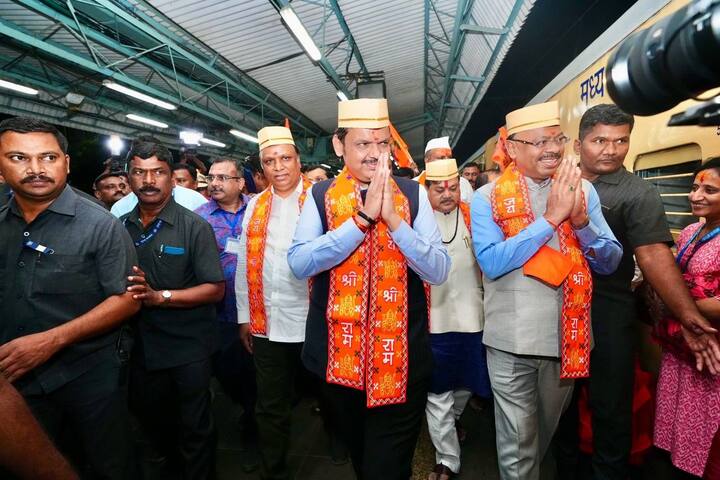 अयोध्येत उभारलेल्या भव्य राम मंदिरात रामललाचे दर्शन घेण्यासाठी जगभरातील रामभक्त आतुर आहेत. (Photo credit : Telegram/Devendra fadnavis)