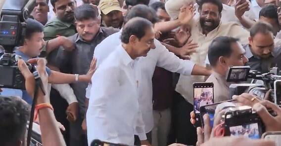ఎన్నికలయ్యాక తొలిసారి తెలంగాణ భవన్ లో కేసీఆర్