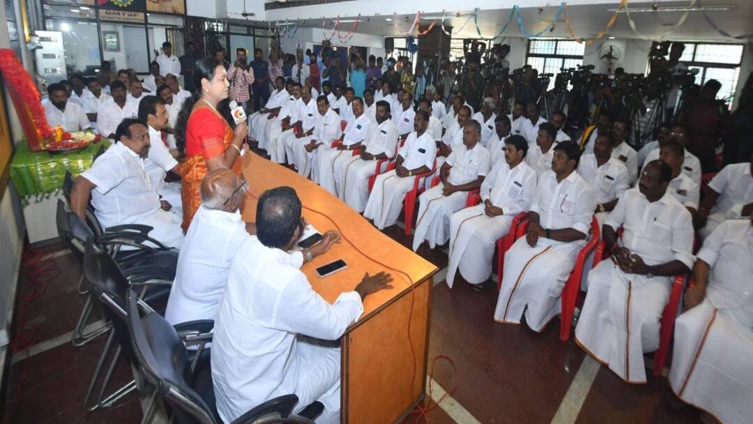 DMDK Meeting: கூட்டணி குறித்து முடிவெடுக்க பிரேமலதாவிற்கு அதிகாரம்.. தேமுதிக ஆலோசனை கூட்டத்தில் முடிவு!