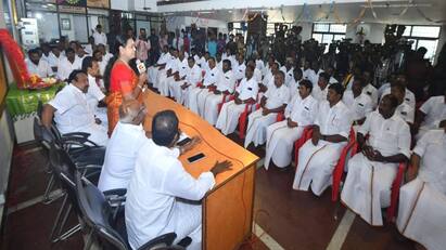 DMDK meeting: 10 important resolutions were passed during the DMDK meeting held today DMDK Meeting: கூட்டணி குறித்து முடிவெடுக்க பிரேமலதாவிற்கு அதிகாரம்.. தேமுதிக ஆலோசனை கூட்டத்தில் முடிவு!