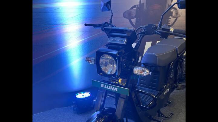 A full charge takes places in four hours while the two wheeler itself is quite light at 96kgs . While it may be basic and utilitarian, the E-Luna packs decent and the required features while focussing on practicality which includes a load carrying capacity of 150kgs. (Image Source: Somnath Chatterjee)