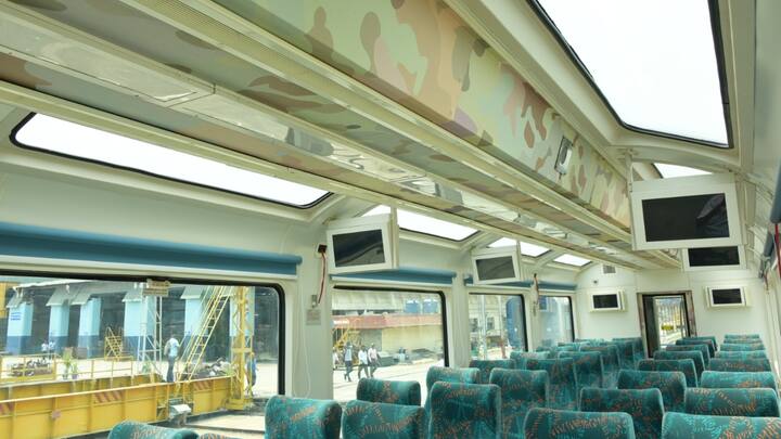 Budgam-Banihal Train: उत्तर रेलवे ने कश्मीर के लोगों को तोहफा दिया है. कश्मीर में हर मौसम के लिए उपयुक्त ग्लास-सीलिंग एसी ट्रेन- विस्टाडोम कोच का गुरुवार (19 अक्टूबर) को शुभारंभ किया गया.