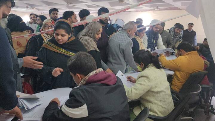 Delhi Haj Committee: दिल्‍ली हज कमेटी ने हज यात्रा 2024 पर जाने वाले यात्रियों की सुविधाओं के लिए स्पेशल मेडिकल टेस्ट कैम्प की व्‍यवस्‍था की है. ताकि यात्रियों को किसी भी तरह की परेशानी न हो.