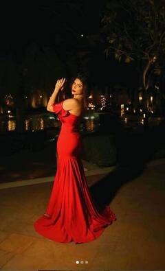 Shama Sikander: ਸ਼ਮਾ ਸਿਕੰਦਰ ਨੇ ਡੀਪ ਨੇਕ ਡਰੈੱਸ 'ਚ ਦਿਖਾਈ ਆਪਣੀ ਖੂਬਸੂਰਤੀ, ਕਿਲਰ ਅੰਦਾਜ਼ ਨੂੰ ਦੇਖ ਫੈਨਜ਼ ਹੋਏ ਦੀਵਾਨੇ