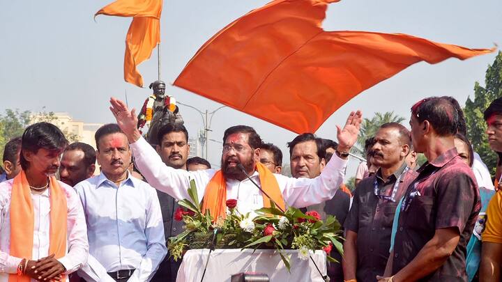 Maharashtra Chief Minister Eknath Shinde and Deputy Chief Minister Devendra Fadnavis welcomed the ECI's decision. (Photo: PTI)