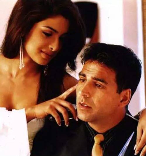 2000's की शुरुआत में प्रियंका चोपड़ा और अक्षय कुमार की जोड़ी ने कई फिल्में की. जिसमें मुझसे शादी करोगी, एतराज, वक्त, अंदाज जैसी फिल्में शामिल हैं. इनकी जोड़ी हिट हुई थी और उस समय इनके अफेयर के किस्से भी रहे.