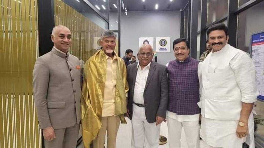 Chandrababu Delhi Tour: ఢిల్లీలో ఎంపీ గల్లా ఇంటికి చంద్రబాబు, అక్కడికే ఎంపీ లావు కూడా - కీలక చర్చలు Chandrababu Naidu reaches Galla Jayadev house in Delhi Meets Lavu Sri krishna devarayalu Chandrababu Delhi Tour: ఢిల్లీలో ఎంపీ గల్లా ఇంటికి చంద్రబాబు, అక్కడికే ఎంపీ లావు కూడా - కీలక చర్చలు