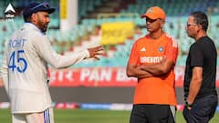 গলে কা ওয়াট লাগ গয়া... স্টাম্প মাইক্রোফোনে ধরা পড়ল রোহিতের চিৎকার