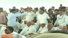 आजी-माजी गृहमंत्री एकाच मंचावर, फडणवीसांसमोर देशमुख काका-पुतण्या भिडले, अनिल देशमुखांनी भाषण अर्धवट सोडलं!