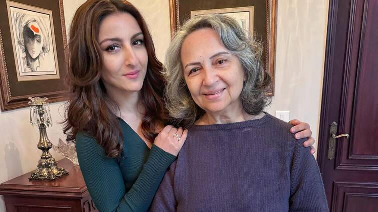 Soha Ali Khan Says She Would Love To Write A Book On Sharmila Tagore Soha Ali Khan Says She Would Love To Write A Book On Mom Sharmila Tagore