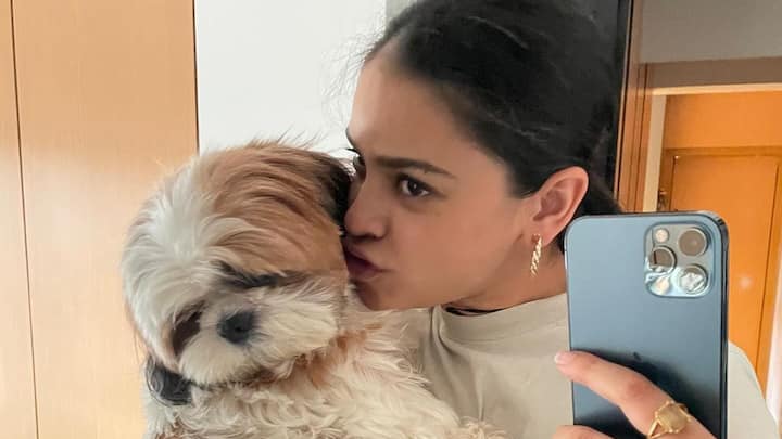 Sumona Chakravarti's pet dog Bubble's passed away on Feb 7, 2022. The Kapil Sharma Show fame performer took to her official Instagram handle to share a heart wrenching post in remembrance.