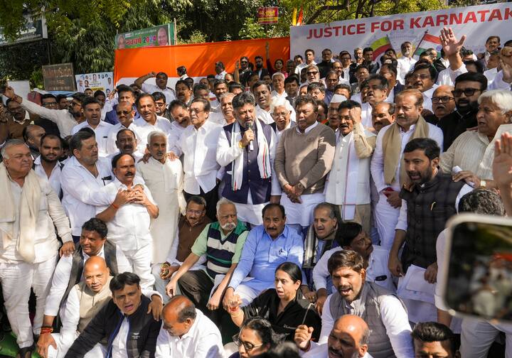 Karnataka CM Siddaramaiah, Deputy Chief Minister D K Shivakumar, several MPs, ministers and MLAs from the state took part in the protest  (Credit: PTI)