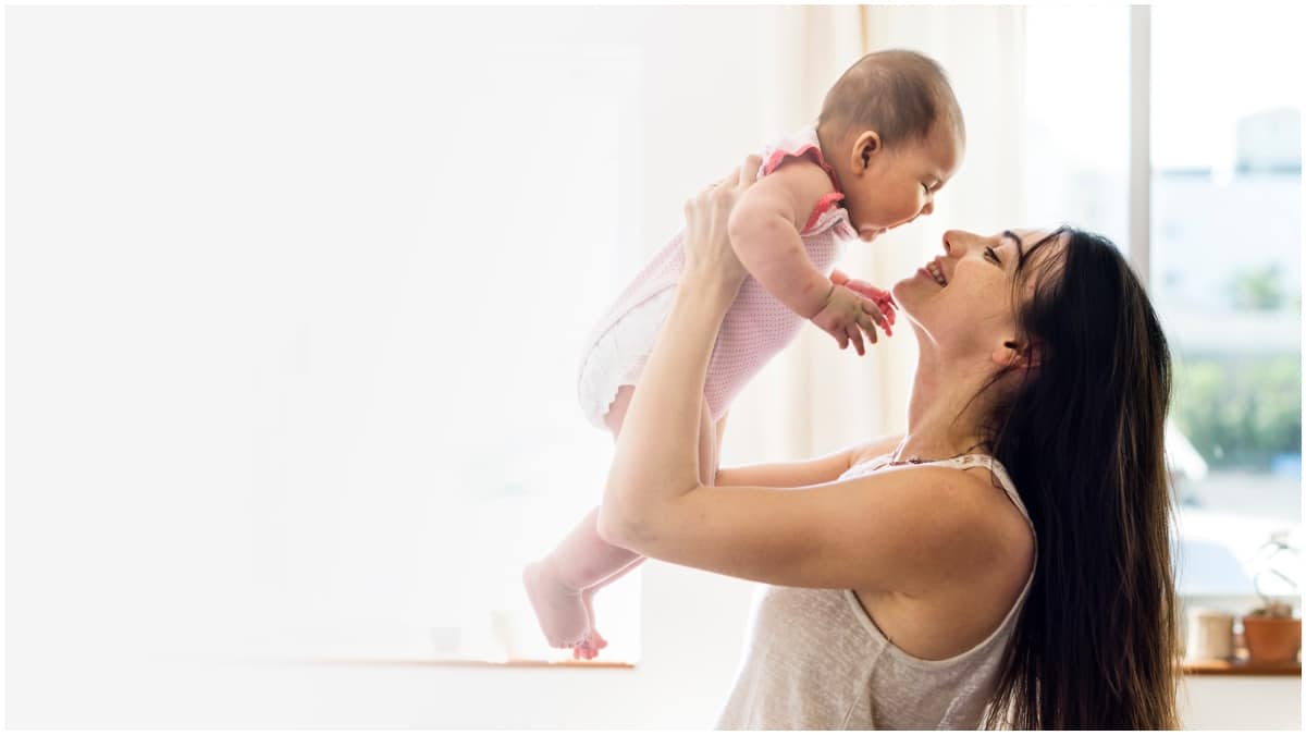 कैसे बच्चा पैदा किए बिना ही लोग बन जाते हैं पेरेंट्स? जानिए कानून में किसे सरोगेसी का है अधिकार और किसे नहीं