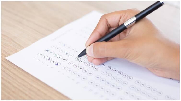JEE Mains 2024 Session 1 Answer Key Released by NTA Check at jeemain.nta.ac.in see direct link objection date JEE Mains 2024: सेशन 1 की आंसर-की जारी, ये रहा डायरेक्ट लिंक, फटाफट कर लें चेक, इस तारीख तक करें ऑब्जेक्शन