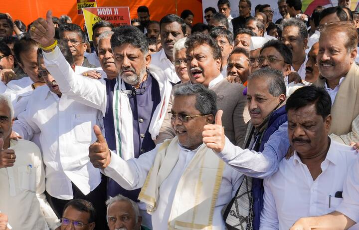 The protestors urge the Centre to rectify alleged losses amounting to Rs 1.87 lakh crore incurred by Karnataka under the 15th Finance Commission (Credit: PTI)