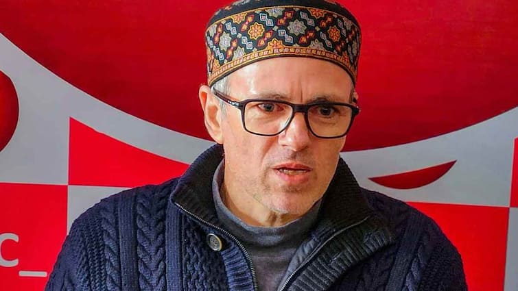 'बीजेपी में विधानसभा चुनाव करवाने की हिम्मत नहीं', उमर अब्दुल्ला ने साधा केंद्र पर निशाना, जानिए सीट शेयरिंग पर क्या बोले? Omar Abdullah says Talks within INDIA Alliance only on three Lok Sabha seats held by BJP in 2019 'बीजेपी में विधानसभा चुनाव करवाने की हिम्मत नहीं', उमर अब्दुल्ला ने साधा केंद्र पर निशाना, जानिए सीट शेयरिंग पर क्या बोले?