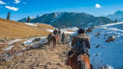 IRCTC का बेहद सस्ता कश्मीर टूर पैकेज, सिर्फ इतना खर्च कर पाएं फ्लाइट टिकटों के साथ होटल और खाना भी