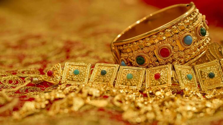 gold rate today silver rate today 19 february monday gold and silver latest price in mumbai pune nashik nagpur jalgaon delhi chennai kolkata check latest rate here marathi news Gold Rate Today : सोन्याला झळाळी, चांदी महागली! आज तुमच्या शहरातील सोने-चांदीचा लेटेस्ट दर काय?