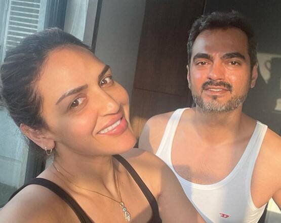 ਧਰਮਿੰਦਰ ਦੀ ਬੇਟੀ ਈਸ਼ਾ ਦਿਓਲ ਵਿਆਹ ਦੇ 12 ਸਾਲ ਬਾਅਦ ਭਰਤ ਤਖਤਾਨੀ ਤੋਂ ਤਲਾਕ ਲੈ ਰਹੀ ਹੈ। ਈਸ਼ਾ ਦਿਓਲ ਦਾ 12 ਸਾਲ ਪੁਰਾਣਾ ਭਰਤ ਤਖਤਾਨੀ ਨਾਲ ਹੋਇਆ ਵਿਆਹ ਖਤਮ ਹੋ ਰਿਹਾ ਹੈ। ਇਸ ਖਬਰ ਨੇ ਸਭ ਨੂੰ ਹੈਰਾਨ ਕਰ ਦਿੱਤਾ ਹੈ।